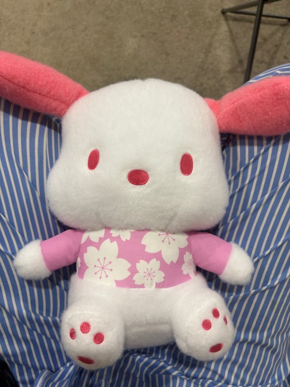 NWT pochacco sakura series plush